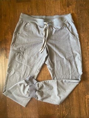 Figs jogger heathered gray color Sz L
